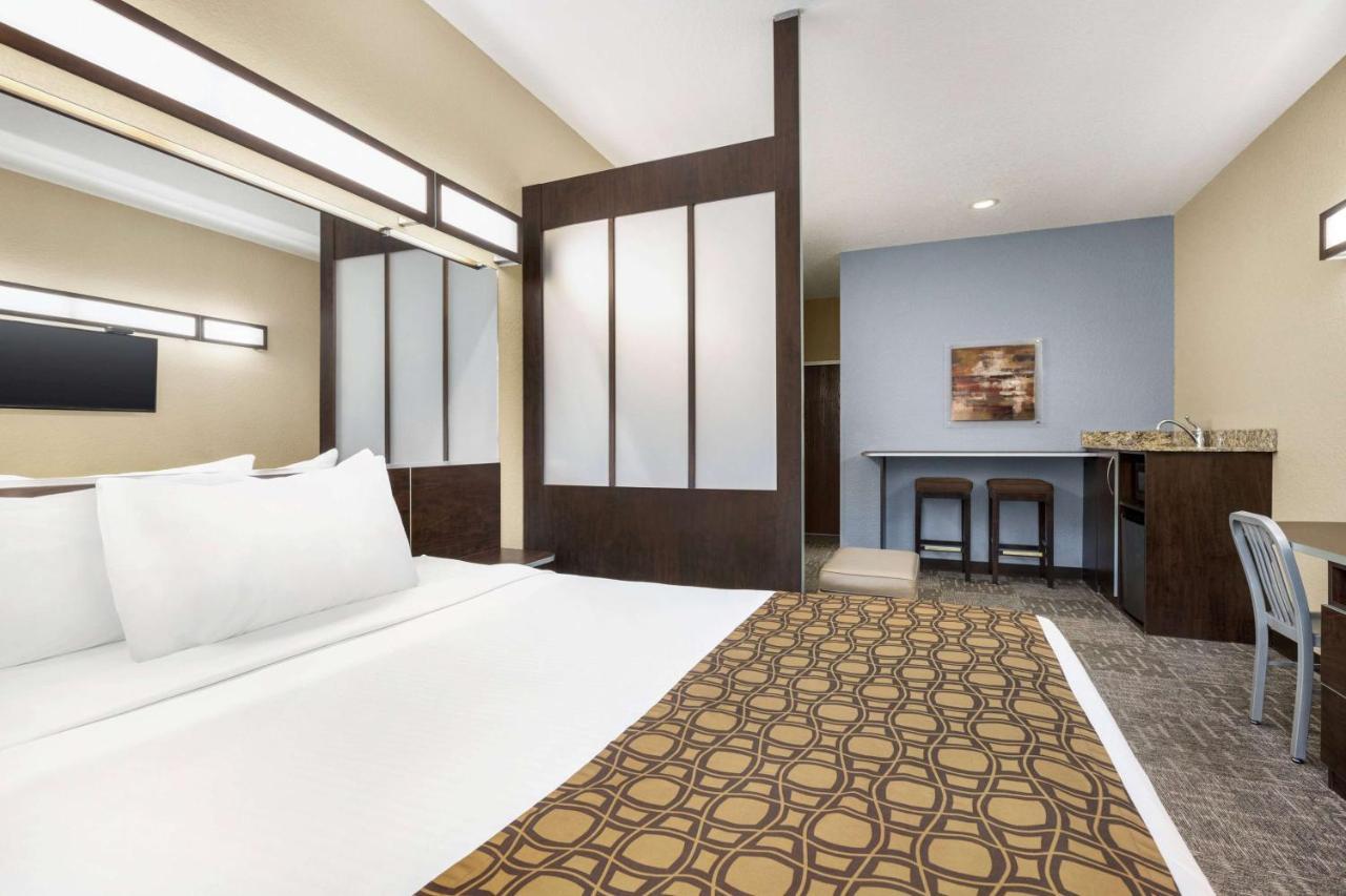 Microtel Inn & Suites By Wyndham Woodstock/Atlanta North Екстериор снимка