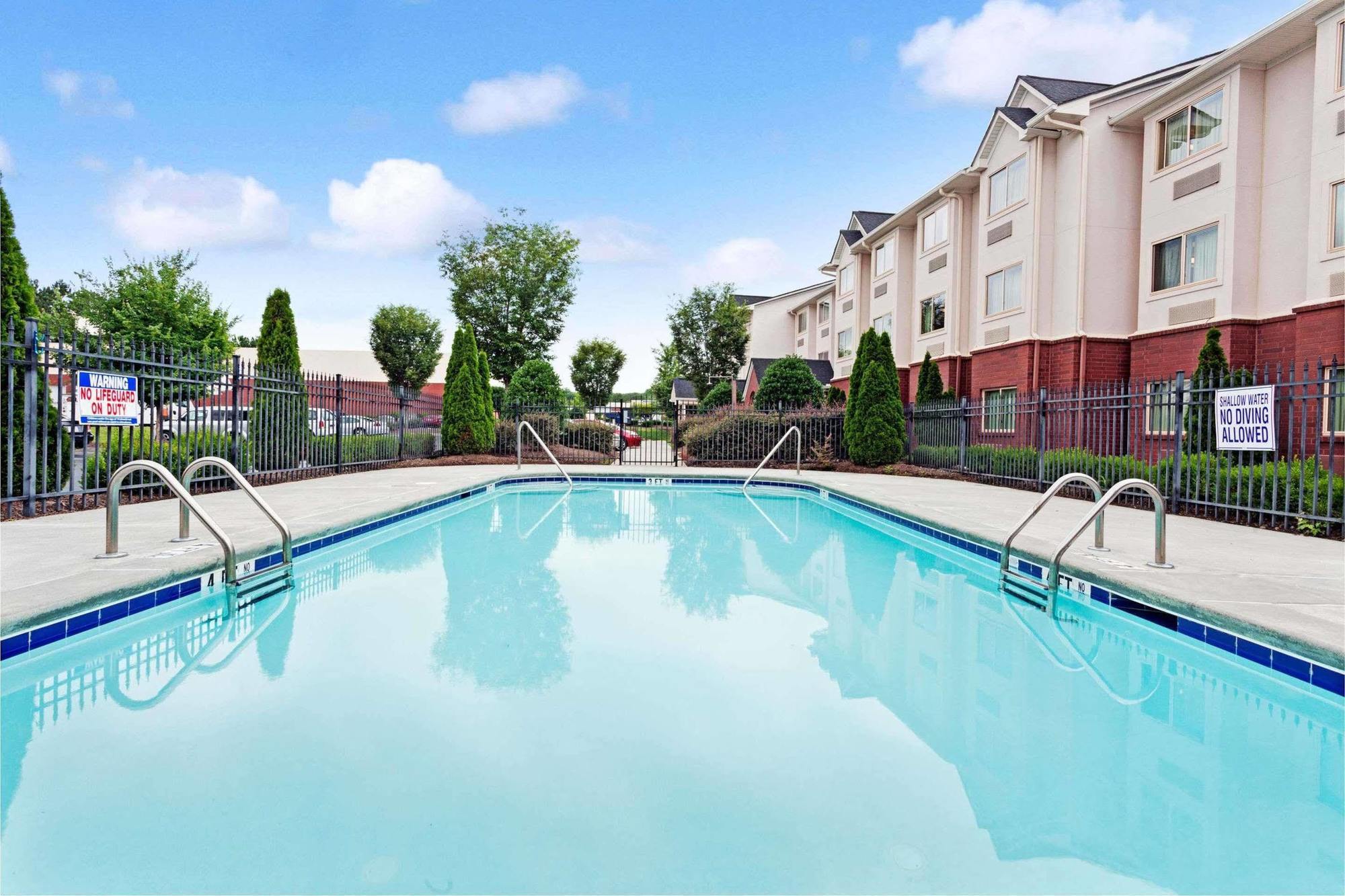 Microtel Inn & Suites By Wyndham Woodstock/Atlanta North Екстериор снимка